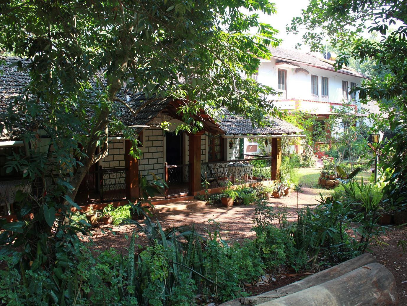 Cancio'S House Hotel Aldona Ngoại thất bức ảnh