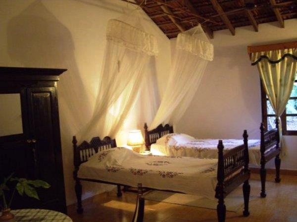 Cancio'S House Hotel Aldona Ngoại thất bức ảnh